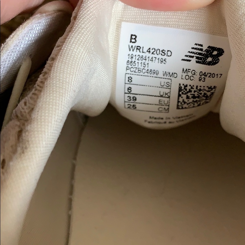 New balance women’s size 8 - Picture 5 of 5
